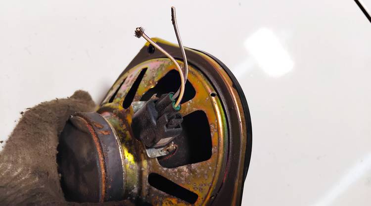 Ford Fiesta 2003 Speaker (audio) - Thumbnail 3