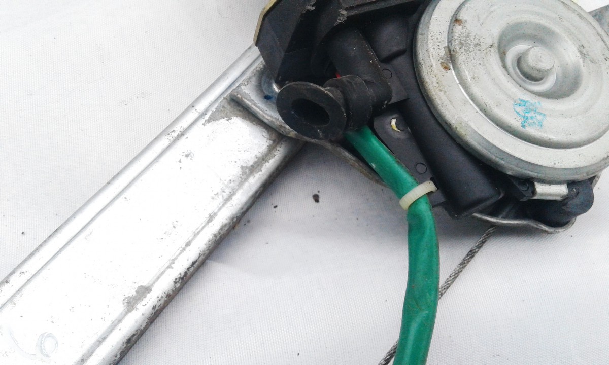 3620161822 3620161822 Window Motor Front Left Mazda 626 1999