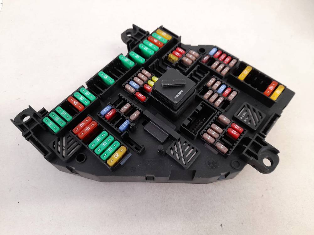 926492302 BMW 5-Series 2014 Boîte à fusibles