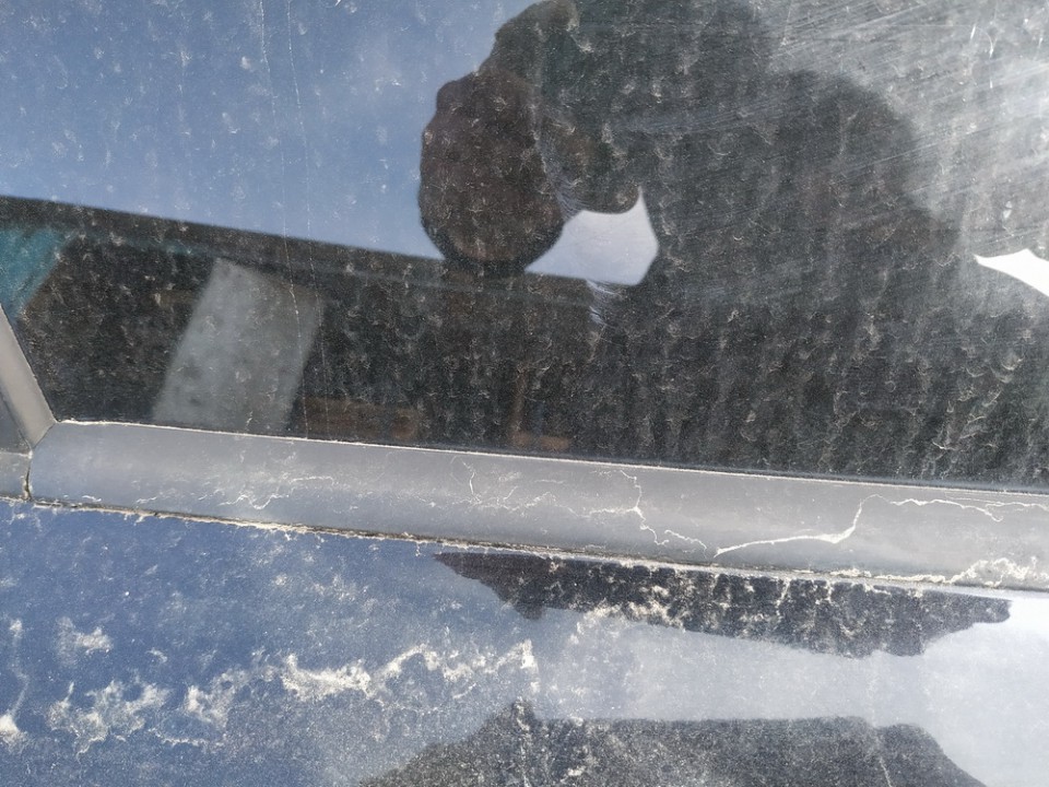 Volvo S60 2002 Listwa szyby drzwi - TYLNE PRAWE - Thumbnail 2