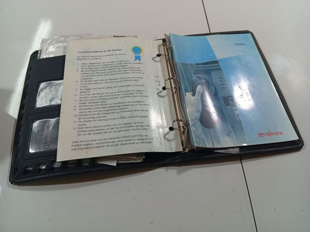 Toyota Avensis Verso 2005 Manual Handbook Wallet (service manual) - Thumbnail 2