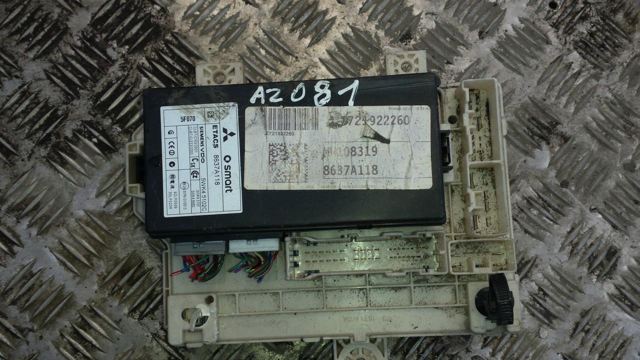 8637A118 Mitsubishi Colt 2006 Fuse box
