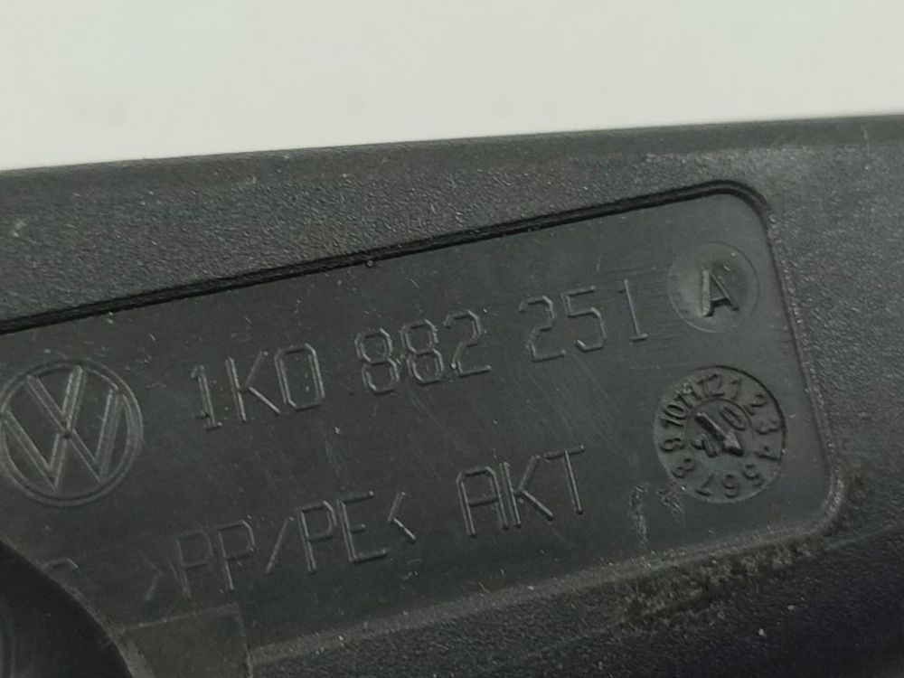 1K0882251A Volkswagen Golf 2004 PLASTICOS-Otros repuestos del interior - Thumbnail 3