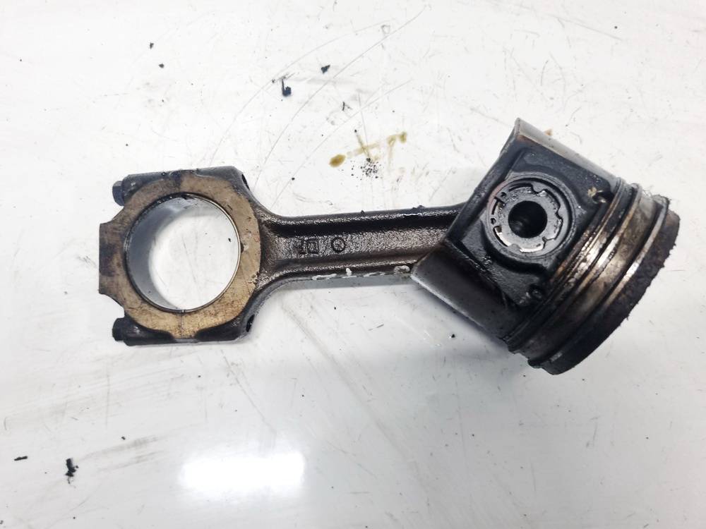 Opel Zafira 2005 Tłok z korbowodem