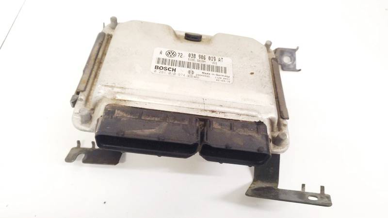 038906019AT Volkswagen Golf 2002 ECU Engine Computer (Engine Control Unit)