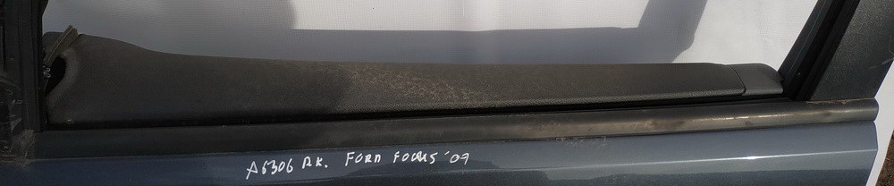 Ford Focus 2007 Listón embellecedor de la ventana de la puerta trasera - TRASERO DERECHO