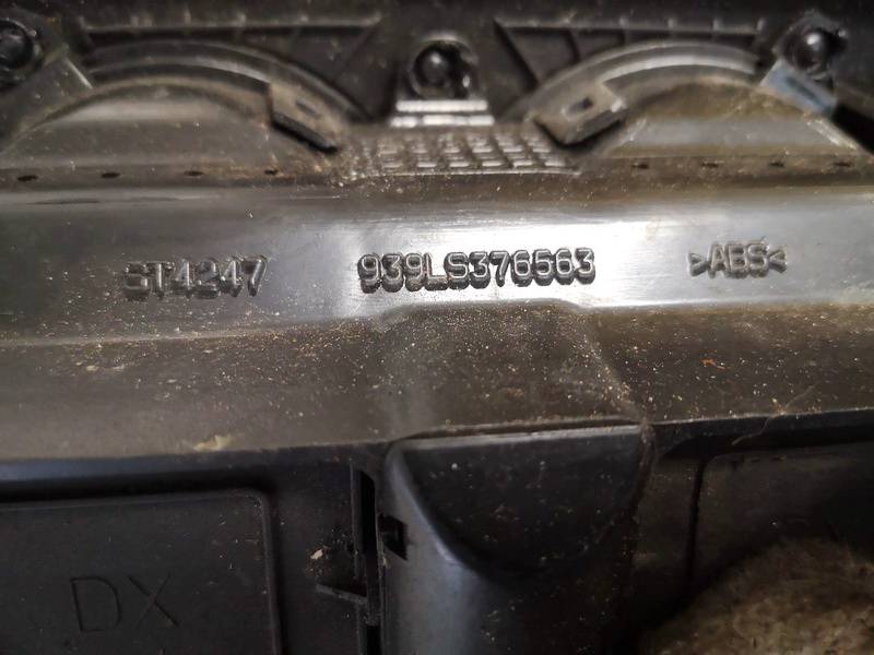 939LS376563 Alfa-Romeo 159 2007 Dash Vent (Air Vent Grille) - Thumbnail 3