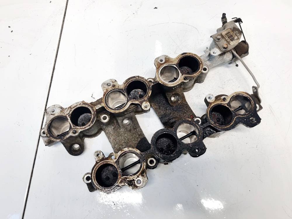 F7RU9K46AA Ford Mondeo 1999 Intake manifold (Inlet Manifold)