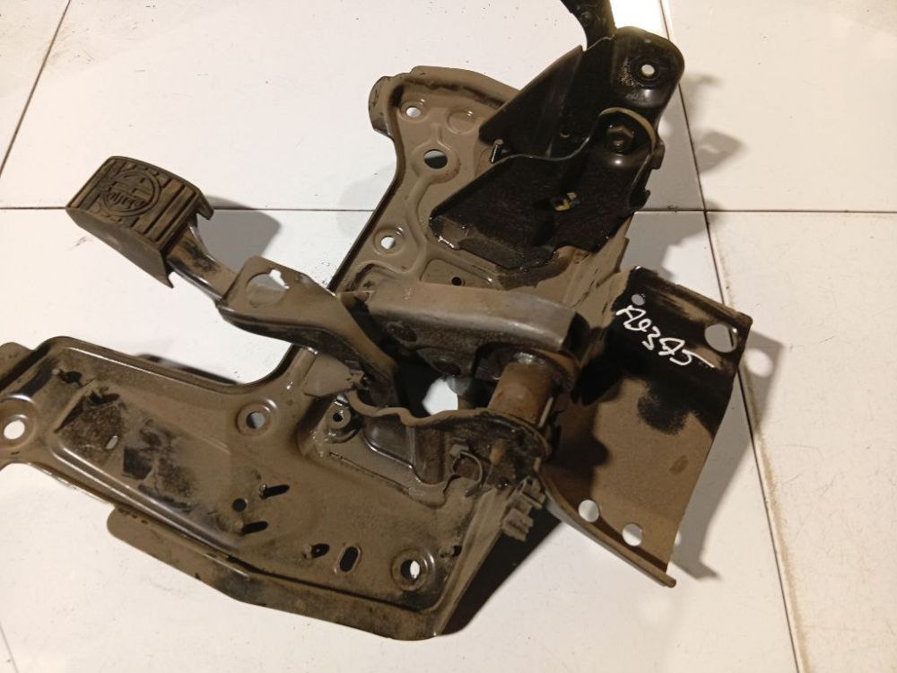Alfa-Romeo 159 2007 Pedal work, Brake pedal, Pedal bracket, Clutch pedal - Thumbnail 3