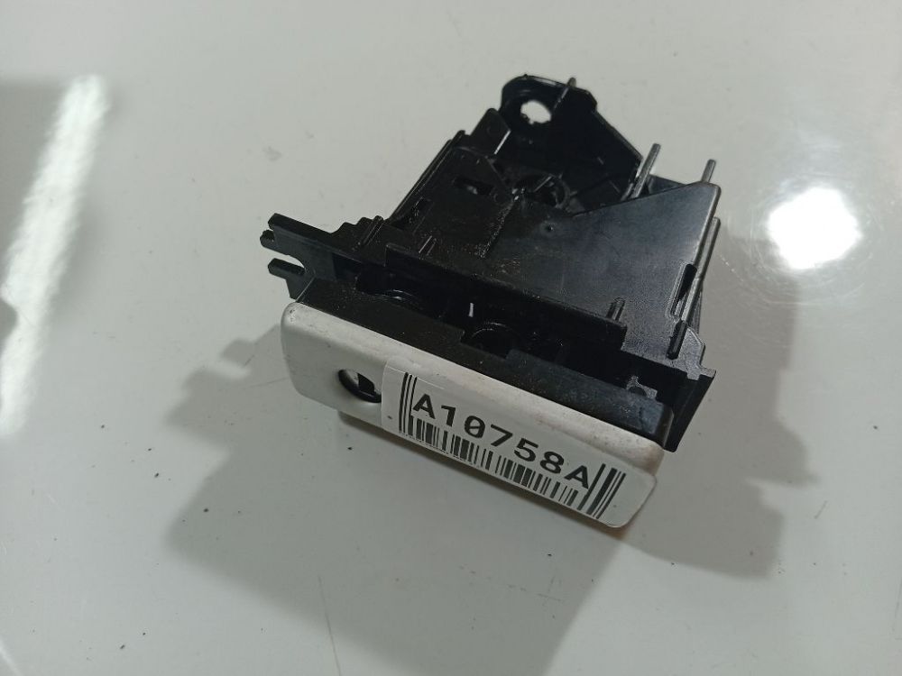 7L5857147B Porsche Cayenne 2003 Other car part