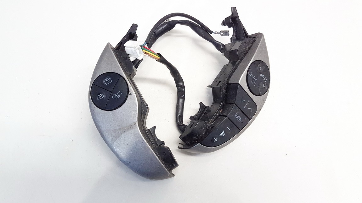 2303G Toyota Prius 2003 Dodatkowe przyciski na kierownicy