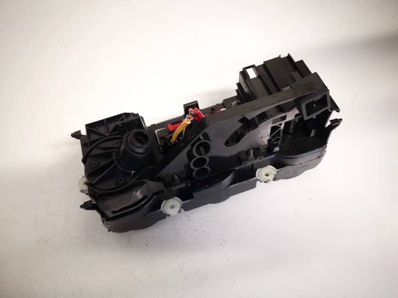 Volkswagen Touran 2004 Climate Control Panel (heater control switches) - Thumbnail 3