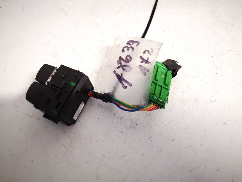 8691530 Volvo V50 2006 Traction control switch button (ASR Switch Anti-slip regulation) - Thumbnail 2