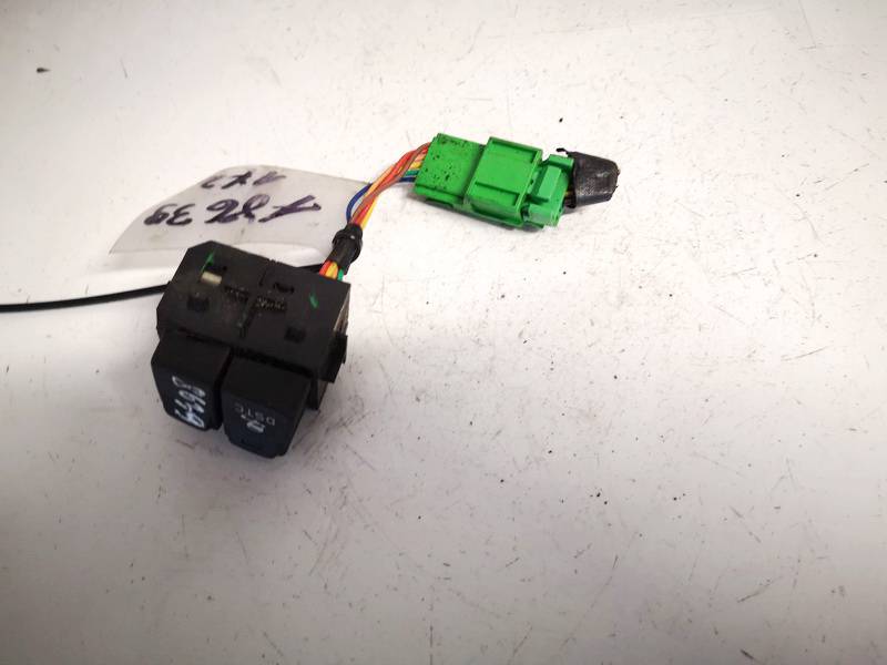 8691530 Volvo V50 2006 Traction control switch button (ASR Switch Anti-slip regulation) - Thumbnail 3