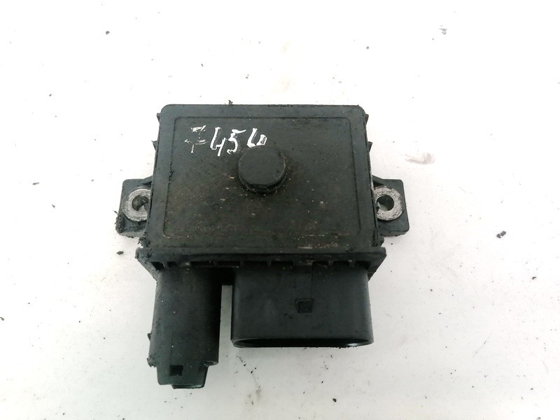 E2110022358 BMW 3-Series 2002 Hehkutulppien Rele