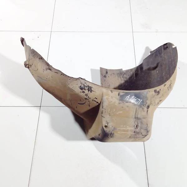 8D0810171 Audi A4 1995 Takapyörän sisälokasuojat - TAKANA VASEMMALLA