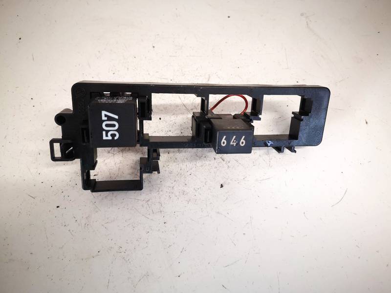 1K1937503A Skoda Octavia 2013 Fuse box