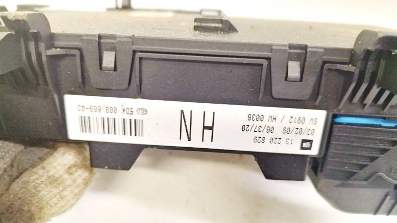 13220829 Opel Astra 2009 Skrzynka bezpieczników - Thumbnail 3