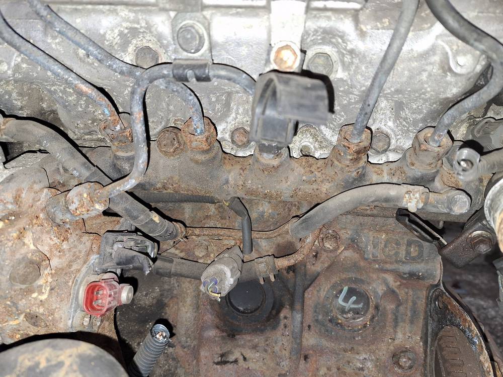 Toyota Corolla 2003 Szyna Wtryskiwaczy - Thumbnail 2