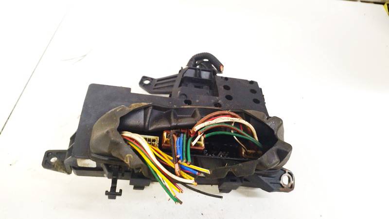 YQE102190 Rover 600-Series 1998 CAJA RELES -  FUSIBLES - Thumbnail 2