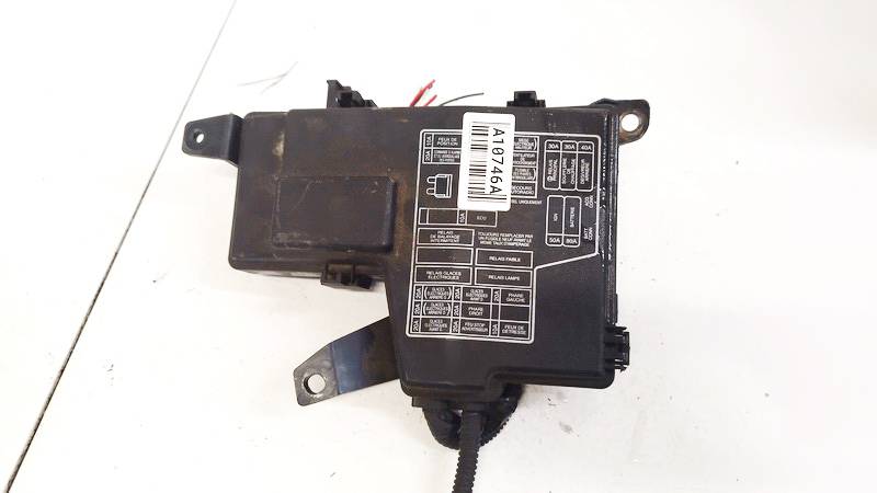 YQE102190 Rover 600-Series 1998 CAJA RELES - FUSIBLES