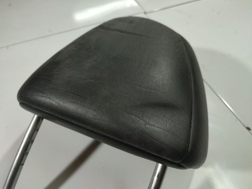 Honda Accord 2004 Seat headrest - Thumbnail 2