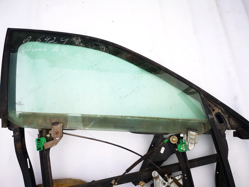 Audi A4 1995 Durvju stikls - PRIEKŠA PA LABI