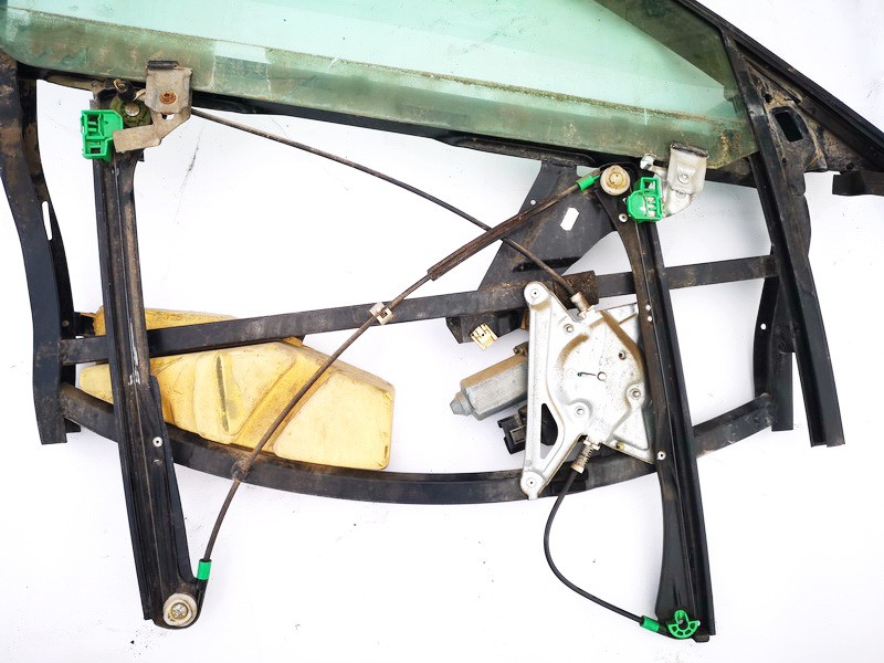 8D0837462 Audi A4 1995 Durvju loga pacēlājs - PRIEKŠA PA LABI