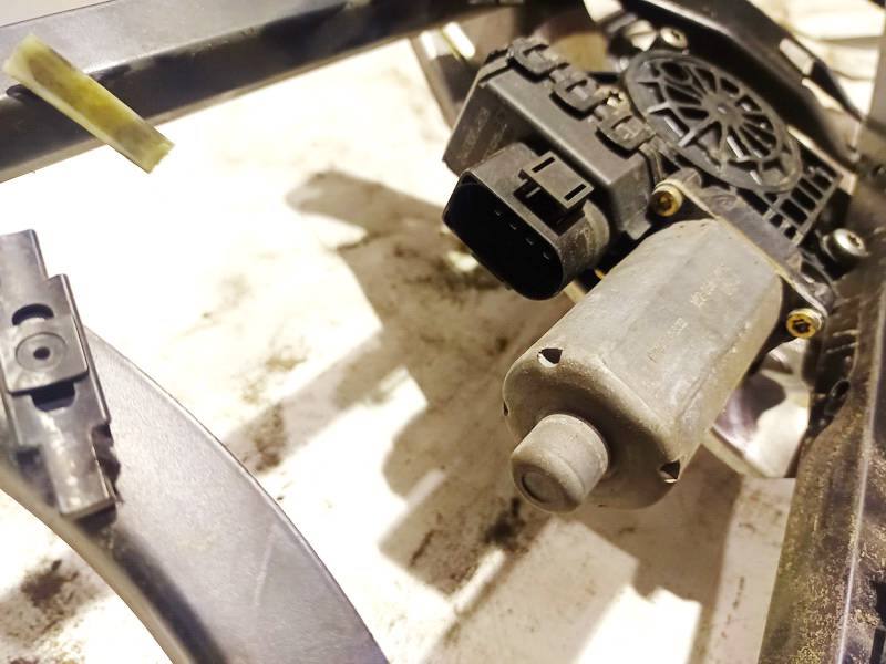 Audi A6 2001 Window Motor - REAR LEFT - Thumbnail 3