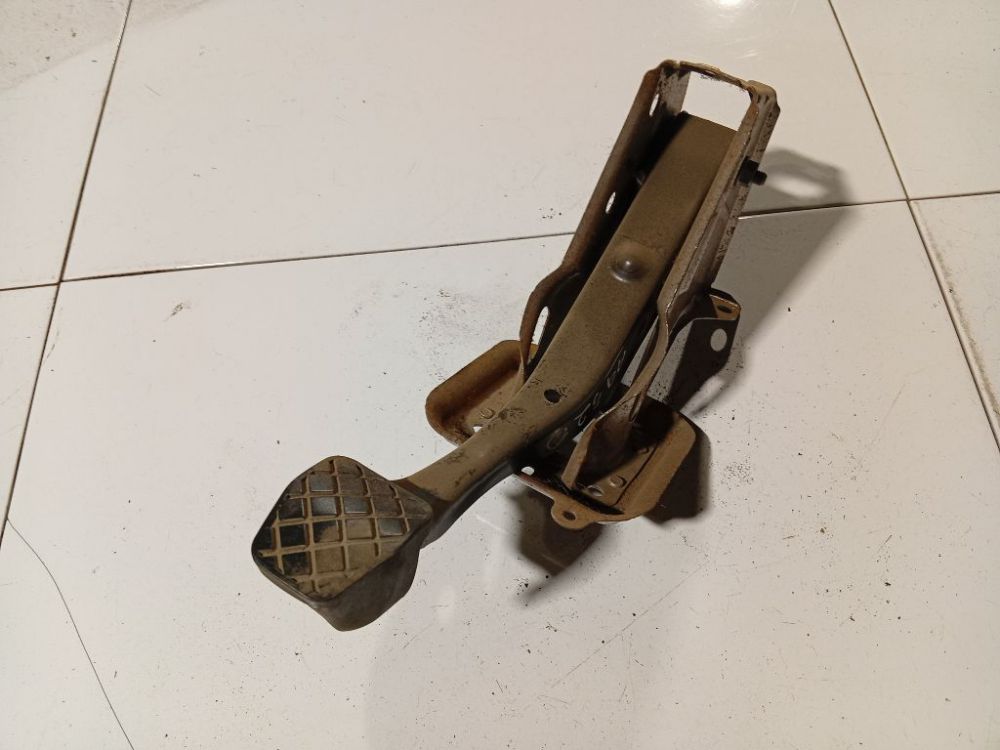 Skoda Superb 2011 Pedał hamulca