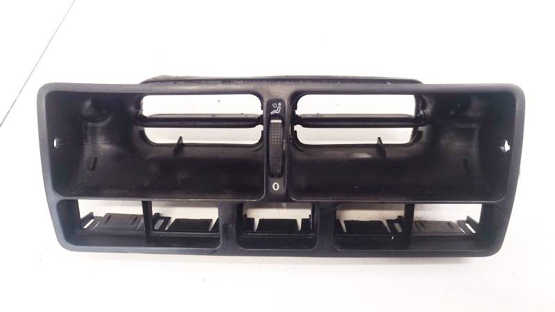 1J0819728C Volkswagen Golf 2002 Sisäilman ilmanvaihtoritilät