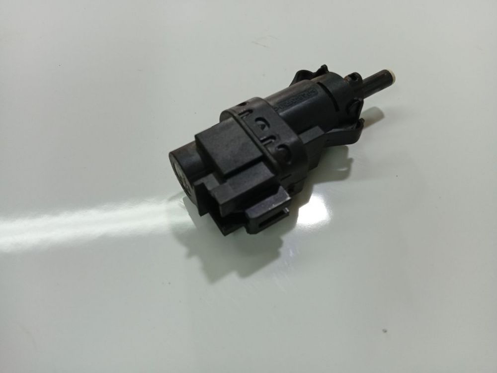 3M5T13480AC Ford Focus 2008 Czujnik świateł hamulca (przekaźnik-klakson) - Thumbnail 2