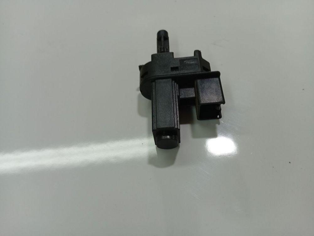 4M5T7C534AA Ford Focus 2008 Czujnik świateł hamulca (przekaźnik-klakson) - Thumbnail 2