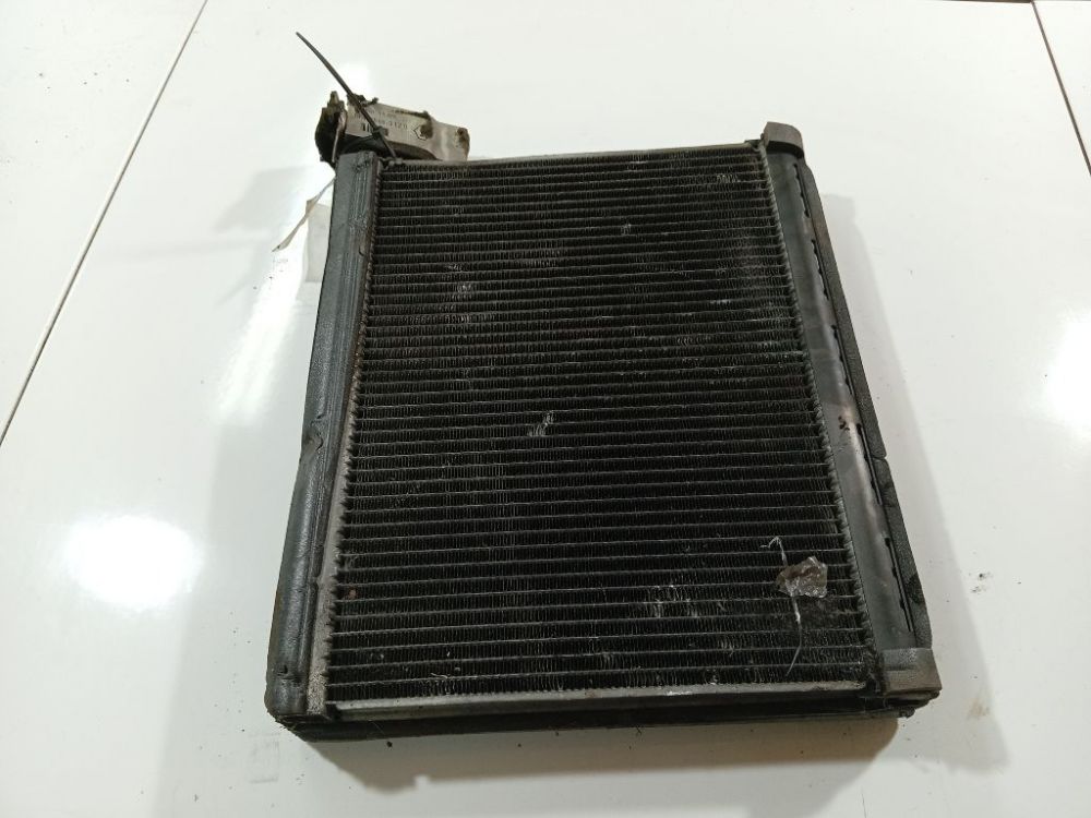 Jaguar XF 2008 Ilmastointilaitteen jäähdyttimen säleikkö - Thumbnail 2