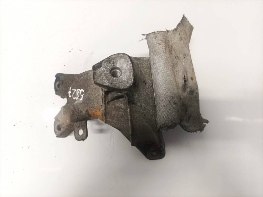 Audi A5 2010 Wspornik silnika