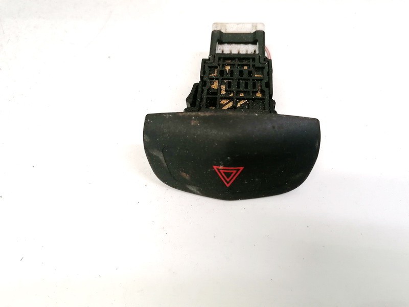 NILES06016 Nissan Primera 2003 Hätävilkkujen kytkin