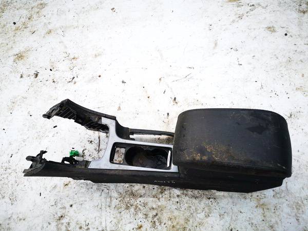 CS71A045A20B Ford Mondeo 2014 Accoudoir