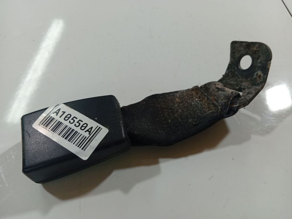 7069967 BMW 1-Series 2005 Ответная часть ремня безопасности -  задний левый