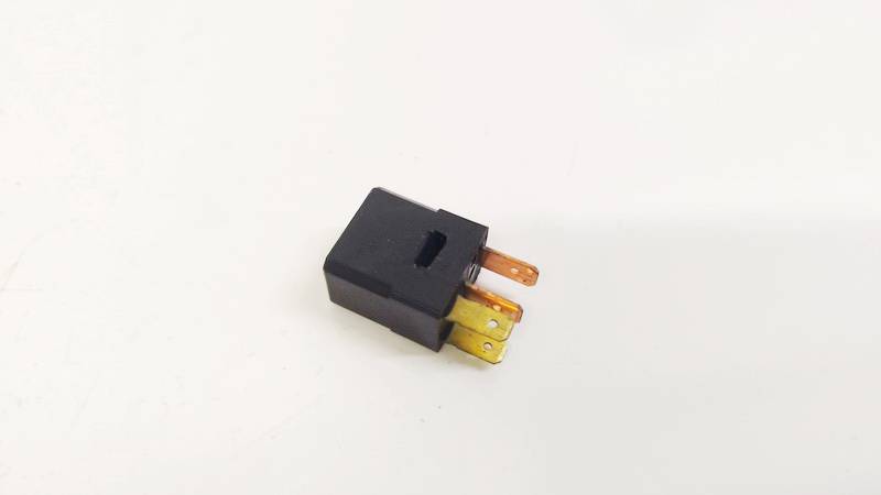 ACM33221 Mazda 2 2008 Relay module