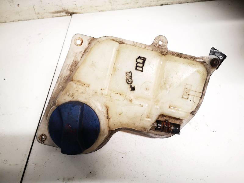 8D0121403L Volkswagen Passat 2004 Expansion Tank coolant (RADIATOR EXPANSION TANK BOTTLE )