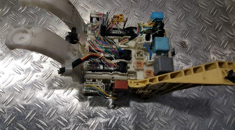 8273052700 Toyota Yaris 2007 Fuse box