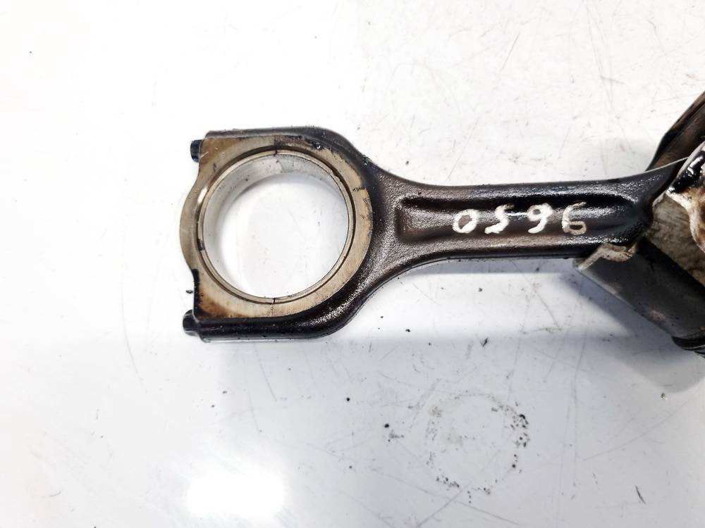 Mazda 2 2003 Mäntä ja vauhtipyörä