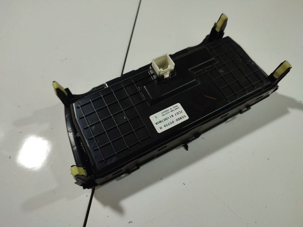 5590002220B Toyota Auris 2007 Climate Control Panel (heater control switches) - Thumbnail 3