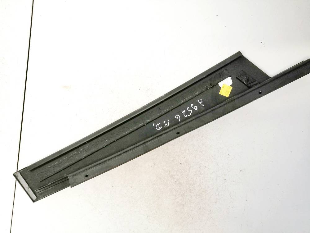 A2046900287MP Mercedes-Benz C-CLASS 2013 Glass Trim Molding-weatherstripping - FRONT RIGHT - Thumbnail 2
