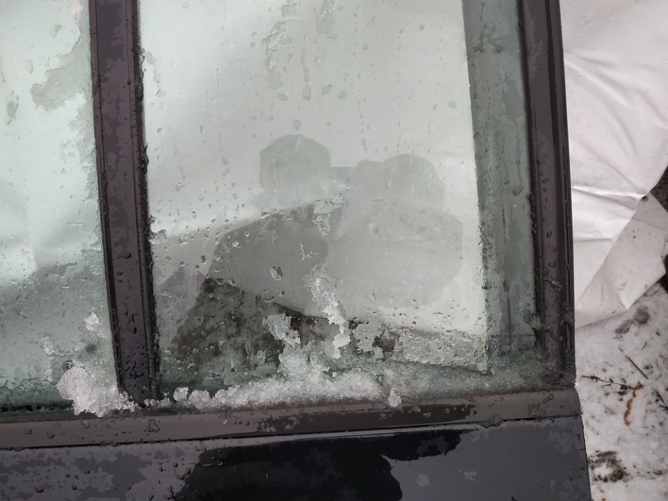 Volkswagen Touran 2007 Etuoven kolmiolasi - TAKANA VASEMMALLA - Thumbnail 3