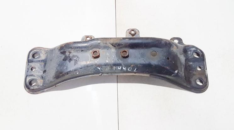 Subaru Legacy 2009 Variklio kronsteinas ir Greiciu dezes kronsteinas