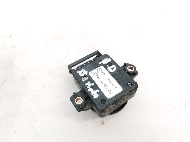 8E0959777B Audi Q7 2010 Przycisk sterowania fotela - Thumbnail 3