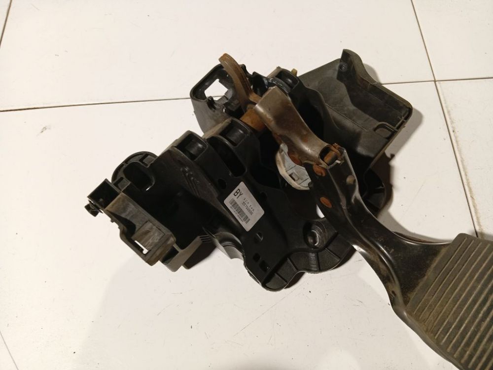 Opel Corsa 2008 Stabdziu pedalas - Thumbnail 3