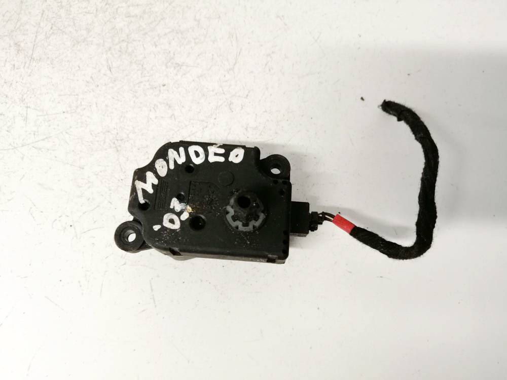 1S7H19E616AA Jaguar X-Type 2002 Heater Vent Flap Control Actuator Motor - Thumbnail 2