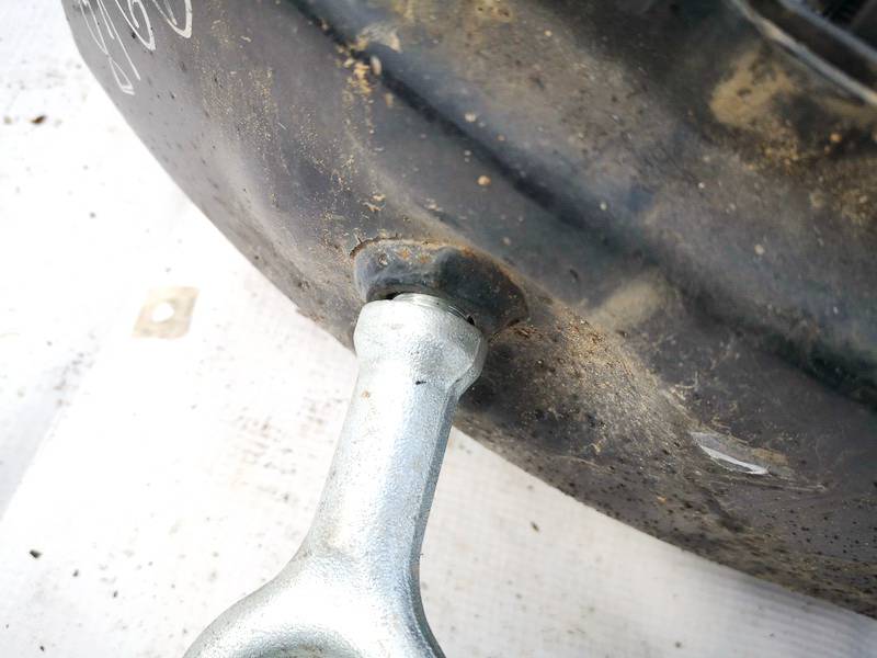 Volvo V50 2005 Traukimo kilpa (Kilpa buksyravimo) - Thumbnail 3